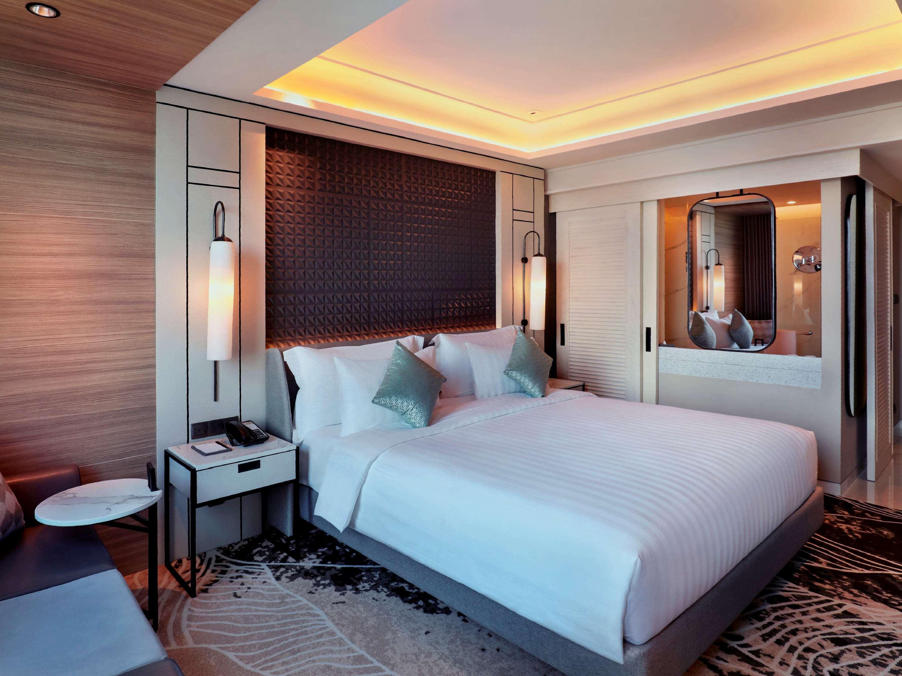 Movenpick Surabaya City Номер фото