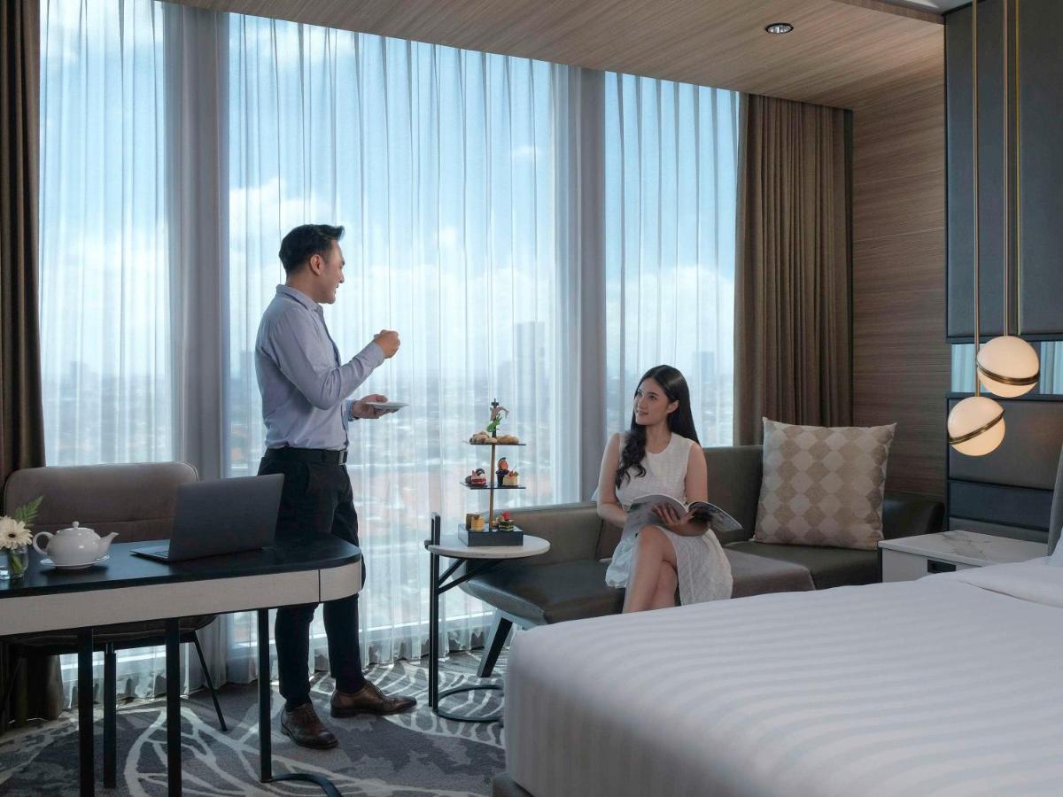 Movenpick Surabaya City Экстерьер фото