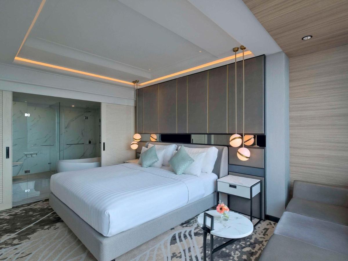 Movenpick Surabaya City Экстерьер фото