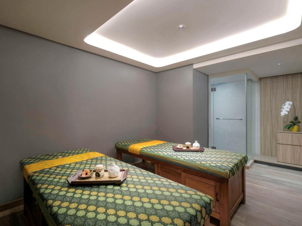 Movenpick Surabaya City Экстерьер фото