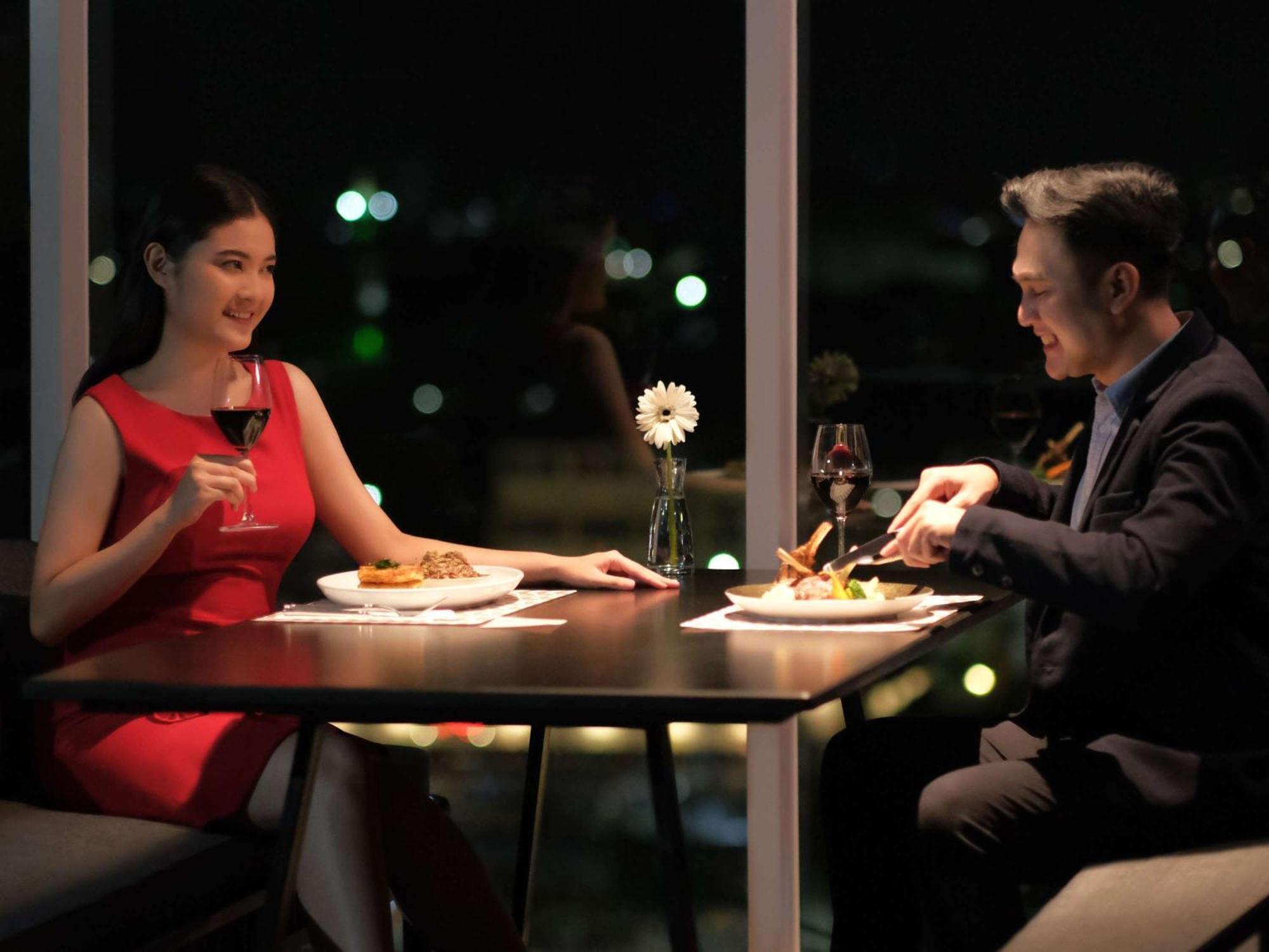 Movenpick Surabaya City Экстерьер фото