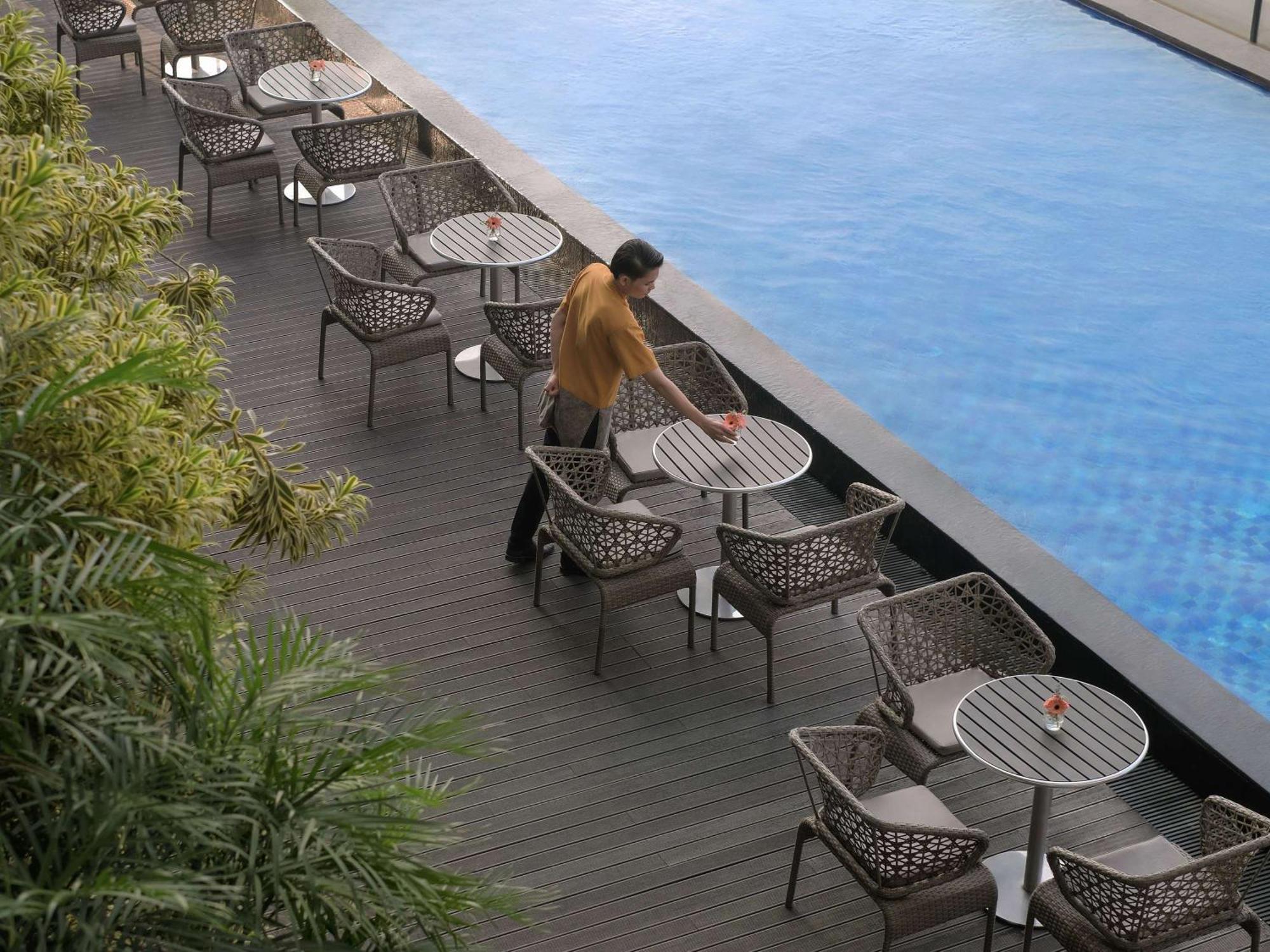 Movenpick Surabaya City Экстерьер фото
